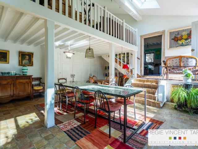 Location Maison 10 pièces 340m² DARDILLY 69570