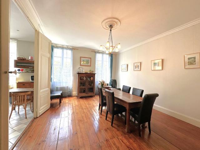 Location Maison 10 pièces 300m² AGEN 47000