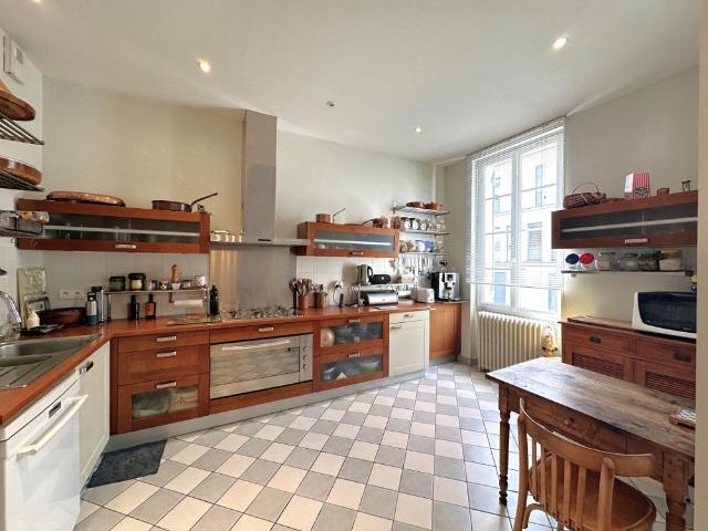Location Maison 10 pièces 300m² AGEN 47000