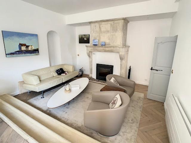 Location Maison 10 pièces 327.12 m2 La Celle Saint Cloud