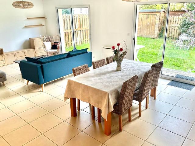 Location maison, 115 m² T 6 à Pessac, 1 663 €