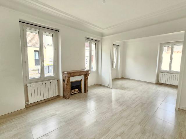 Location maison, 115.3 m² T 4 à Mézières sur Seine, 1 882 €