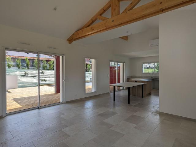 Location maison, 118 m² T 4 à Urcuit, 1 950 €