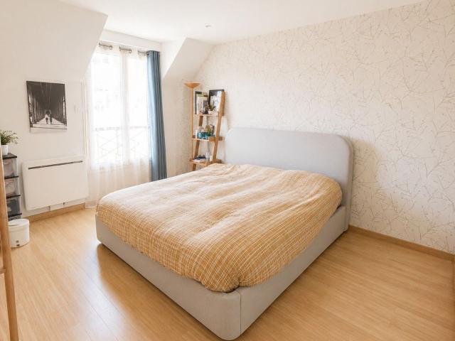 Location maison, 119.69 m² T 6 à Montigny le Bretonneux, 2 400 €