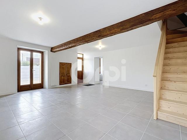 Location maison, 110.92 m² T 4 à Les Ormes sur Voulzie, 965 €