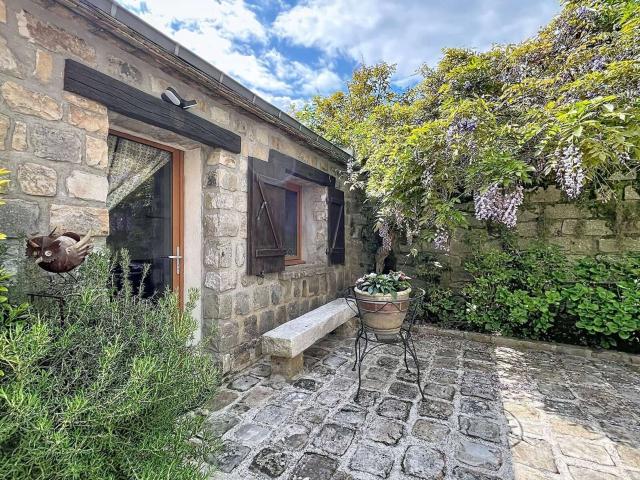 Location maison, 112 m² T 4 à Saint Martin en Bière, 2 100 €