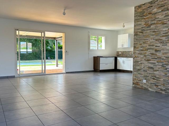 Location maison, 125 m² T 5 à Salleboeuf, 1 620 €