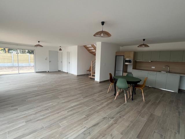 Location maison, 127.69 m² T 4 à Gujan Mestras, 1 650 €