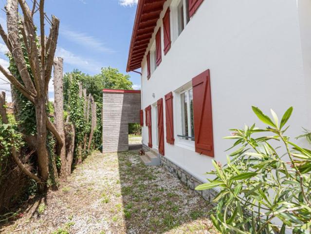 Location Maison 135 m² à Anglet 2 045 ¤ CC /mois