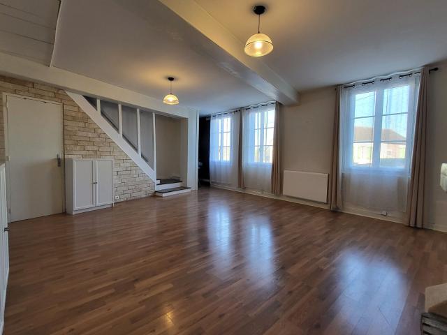 Location maison, 139 m² T 5 à Cramoisy, 1 300 €