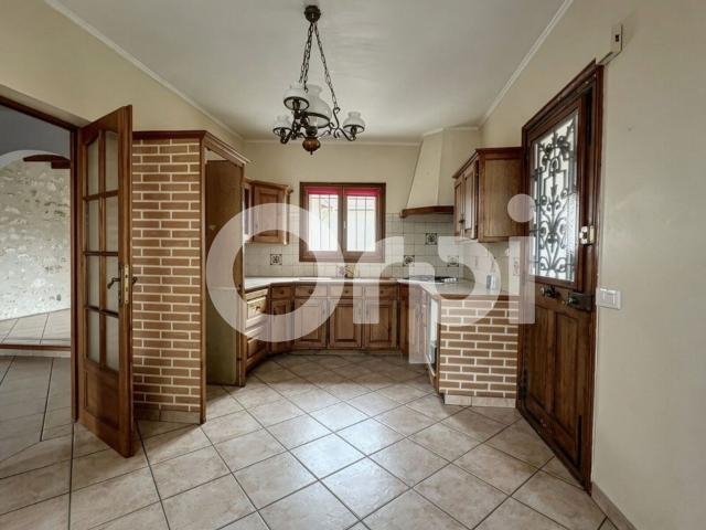 Location maison, 130.6 m² T 5 à Montereau Fault Yonne, 1 300 €
