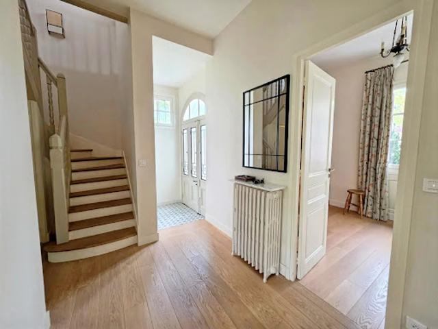 Location Maison 13 pièces 301 m2 Chatou