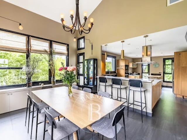 Location Maison 13 pièces 316.98 m2 Bougival