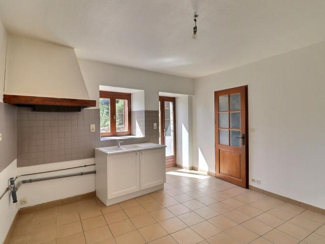 Location maison, 146.57 m² T 4 à Creys Mépieu, 895 €