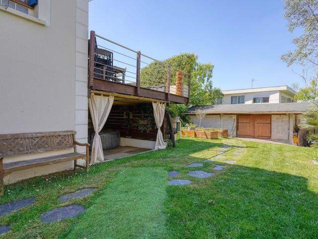 Location maison, 148 m² T 6 à Cachan, 3 200 €