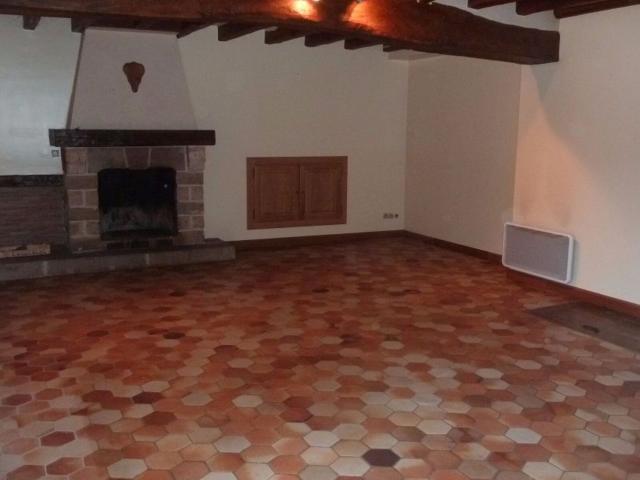 Location maison, 141 m² T 5 à Perthes, 1 130 €