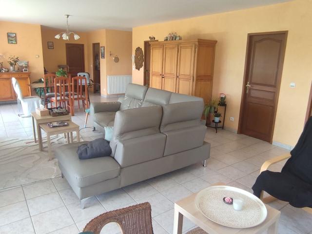 Location maison, 151.7 m² T 4 à Vic en Bigorre, 900 €