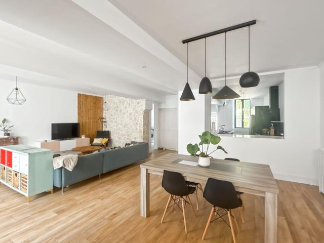 Location maison, 174.96 m² T 5 à Artenay, 1 141 €