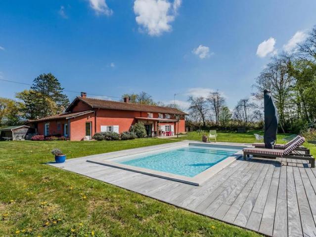 Location Maison 176 m² à Marlieux 1 500 ¤ CC /mois