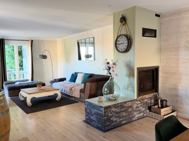 Location maison, 185 m² T 7 à Biguglia, 2 400 €