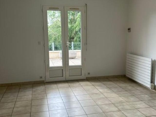 Location maison, 217 m² T 6 à La Chapelle Vendômoise, 977 €