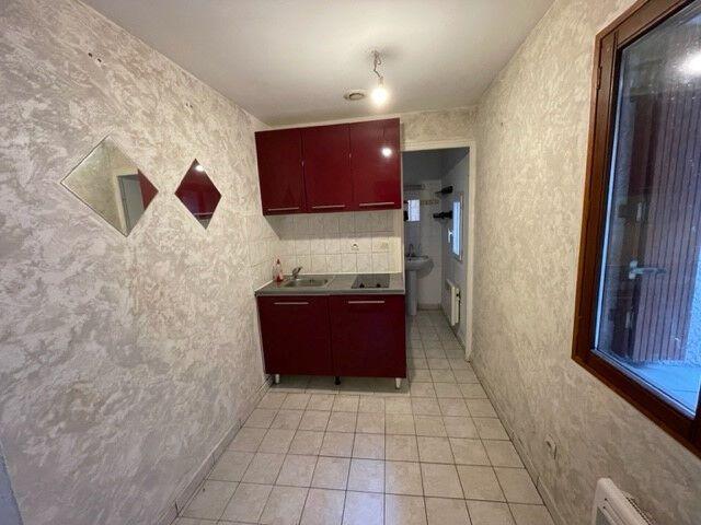 Location maison 2 pièces, 32.00m², Saint Denis de l'Hôtel