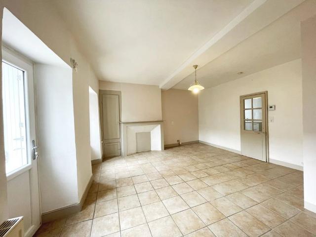Location Maison 2 pièces 44m² LE MAY SUR EVRE 49122