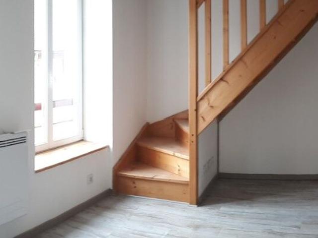Location maison 2 pièces 52 m² à Leynes 71570