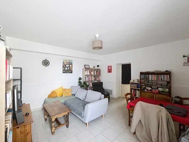 Location maison 2 pièces, 57.09m², Bécon les Granits