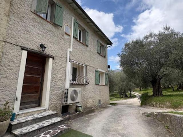 Location Maison 5 pièces 77 m2 Coaraze