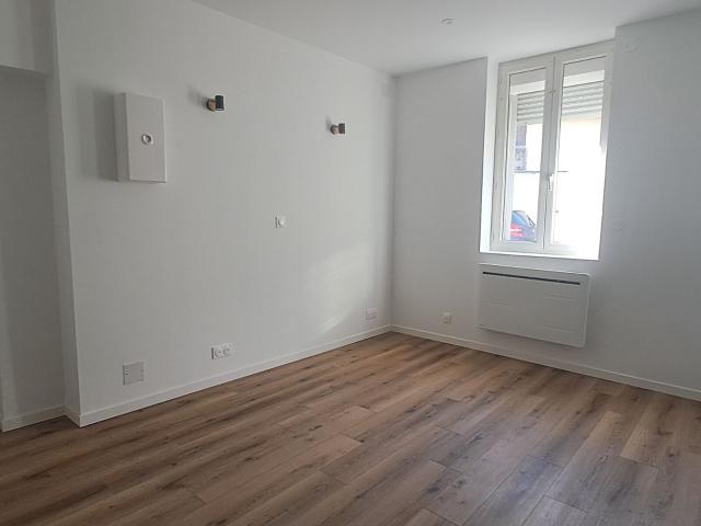 Location maison, 32.45 m² T 1 à Saint Quentin, 495 €