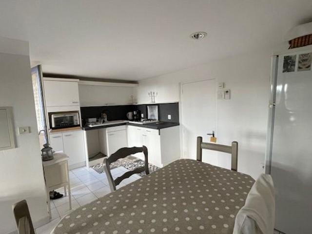Location maison, 34.21 m² T 2 à Grasse, 1 017 €