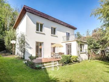 Location Maison 7 pièces 137.86 m2 Rueil Malmaison