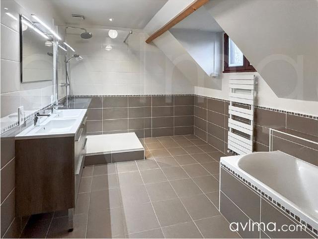 Location Maison 7 pièces 158m² ST NOM LA BRETECHE 78860