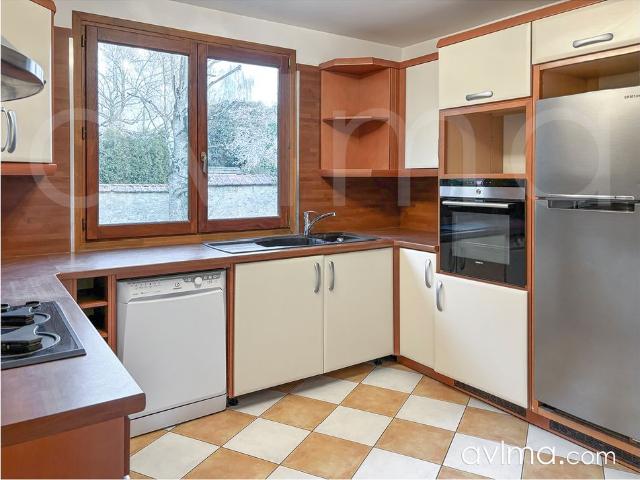 Location Maison 7 pièces 158m² ST NOM LA BRETECHE 78860