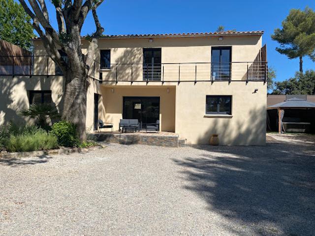 Location Maison 7 pièces 178 m2 Castries