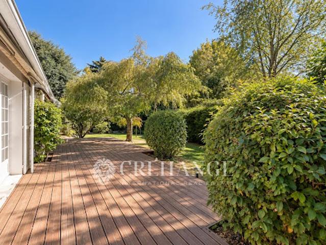 Location Maison 7 pièces 179 m2 Saint Nom la Bretèche