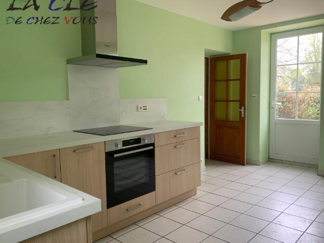 Location Maison 7 pièces 180m² COULONGES SUR L AUTIZE 79160