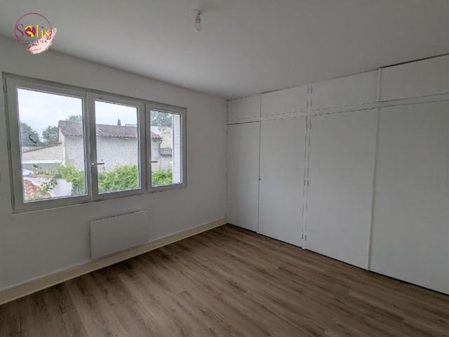 Location Maison 7 pièces 198m² ST LAURENT DE COGNAC 16100