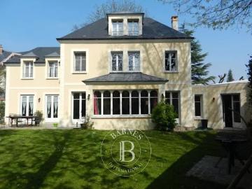 Location Maison 7 pièces 190 m2 Le Vésinet