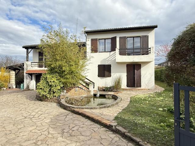 Location Maison 7 pièces 200 m2 Dommartin