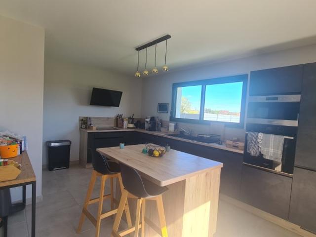 location maison 7 pièces 200 m² mardie: t7 de 200 m² | 13718 durand montouché