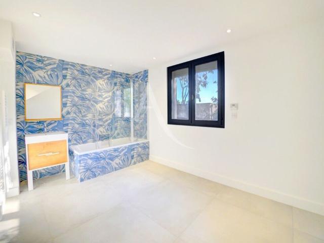 Location Maison 7 pièces 211m²
