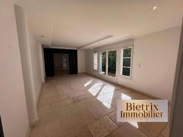 Location maison 7 pièces 215 m² à L'Isle Adam 95290