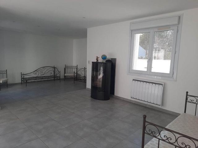 Location Maison 7 pièces 217m² LUNEL 34400