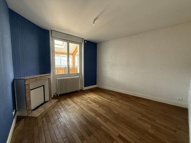 Location Maison 7 pièces 212m²