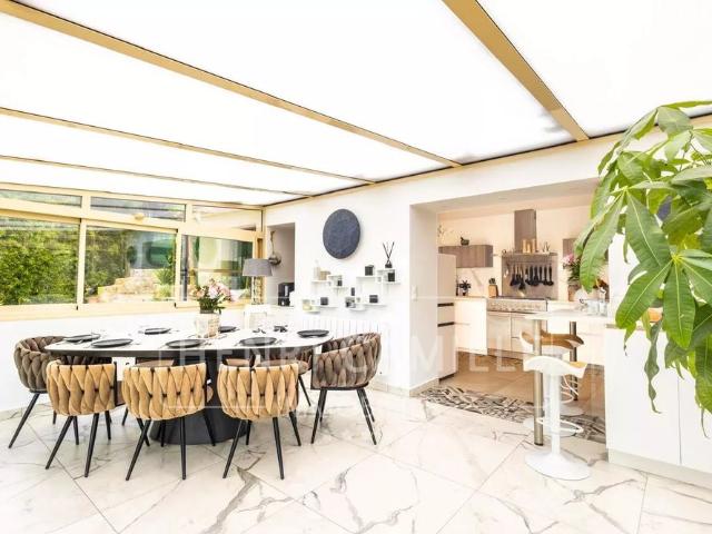 Location Maison 7 pièces 227m² LE CANNET 06110