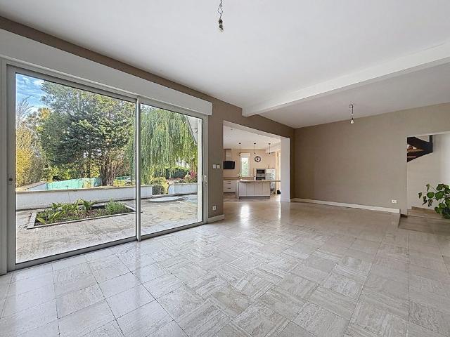 Location Maison 7 pièces 220m² OUISTREHAM 14150