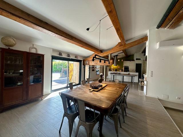 location maison 7 pièces, 235.00m², palaja