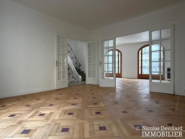 Location Maison 7 pièces 237 m2 Paris 15ème